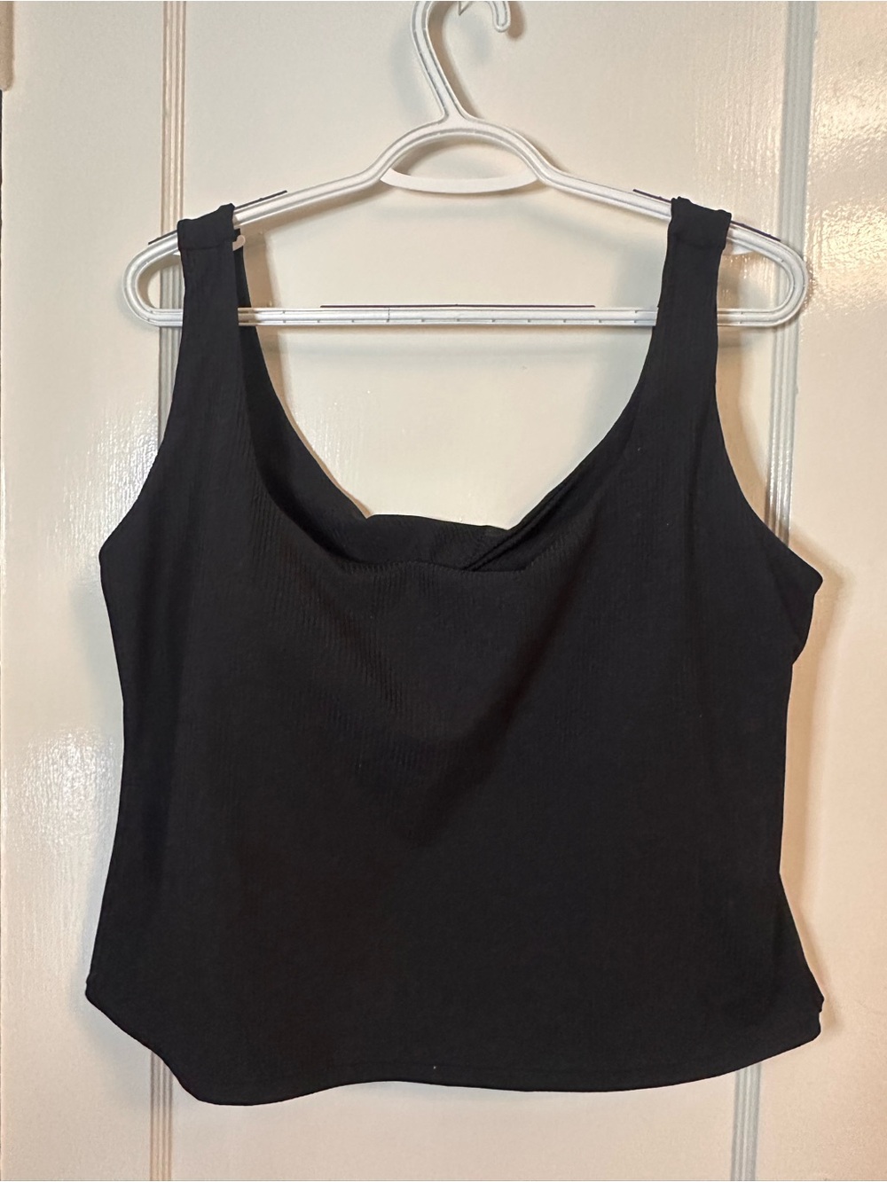 Fabletics Black Twist Back Crop Tank